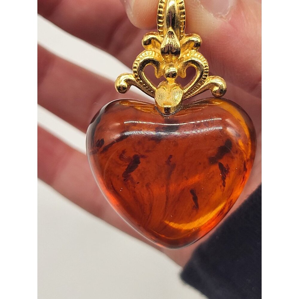 VTG Puffy Tortoise Shell Amber Color SIENNA HEART Pendant Gold Tone Avon - Picture 3 of 7